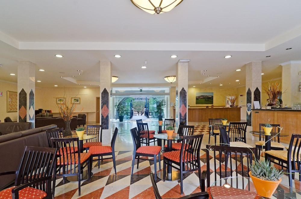 Castellaro Golf Resort エクステリア 写真