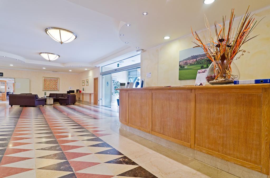 Castellaro Golf Resort エクステリア 写真