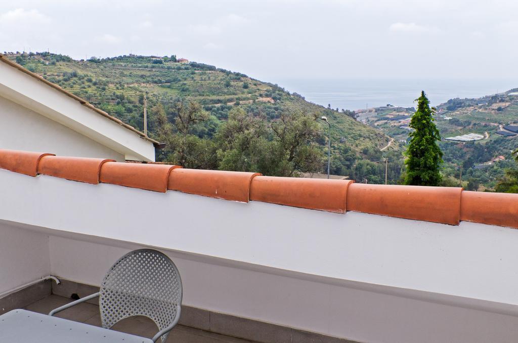 Castellaro Golf Resort エクステリア 写真