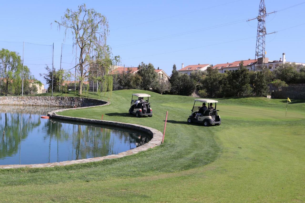 Castellaro Golf Resort エクステリア 写真